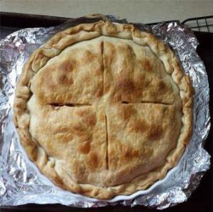 a picture of an apple pie